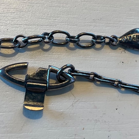 Givenchy necklace - Picture 3 of 3